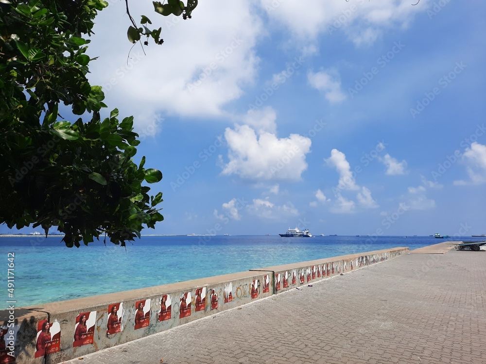 Naklejka premium The Unimaginable Beauty of Maldives