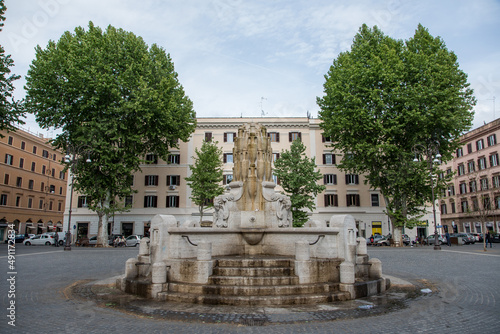 Fontana delle Anfore (Fountain of the Amphoras)