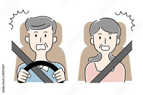 手描き風・運転中に驚く高齢男性と助手席の高齢女性のベクターイラスト