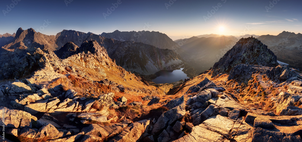 Obraz premium Beautiful sunset mountain panorama from Poland Tatras - Szpiglasowy Wierch