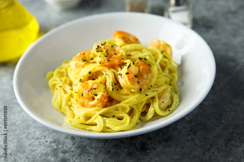 Pasta with shrimps and saffron sauce Pasta with shrimps and saffron sauce