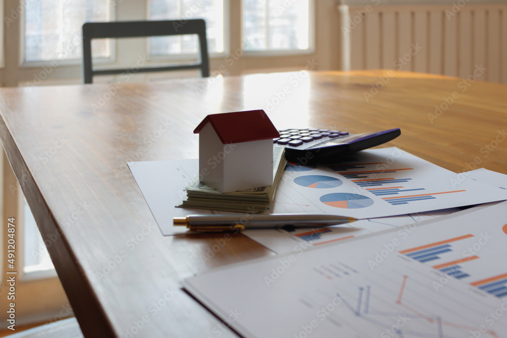 Investors are planning a real estate business and reviewing sales and statistics of real estate sales over the past year to discuss and consult with the board of directors before starting the business