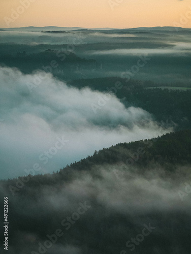 Sonnenaufgang mit Nebel in der Sächsischen Schweiz