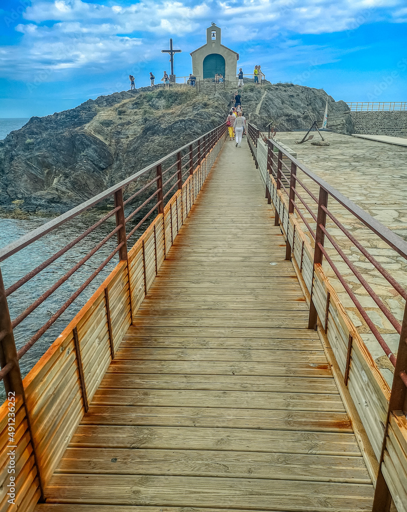Obraz premium Chapel Saint-Vincent in Collioure the famous French town landmark in Languedoc