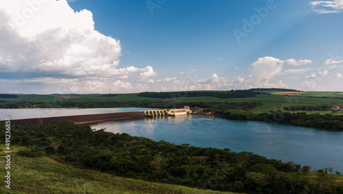 Usina Hidrelétrica de Igarapava, usina situada no rio grande, vista aerea