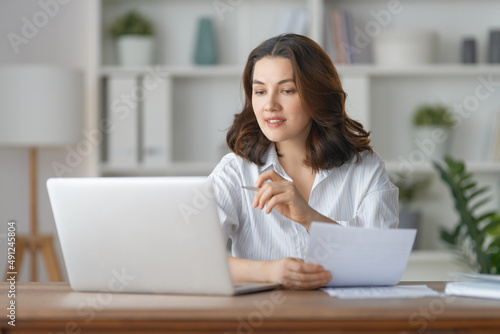 Free Download woman working in the office - GFXLoad
