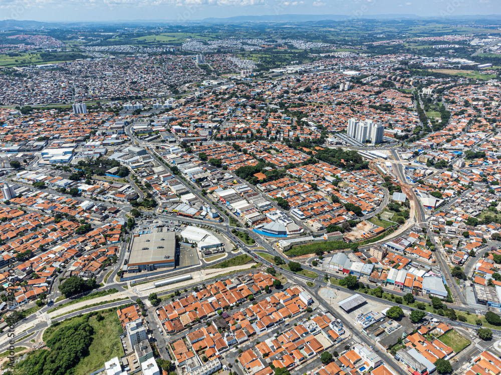 Fotografia aérea da cidade de Campinas SP. Bairro Campos Elíseos e Paulicéia na imagem. 
