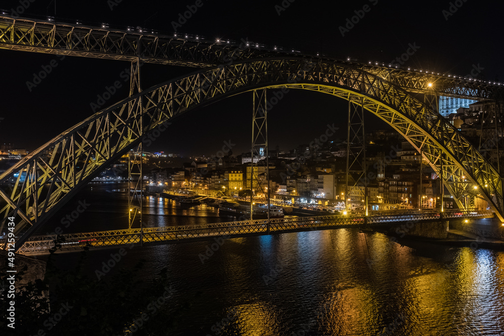 Bridge Dom Louis Porto Portugal at night a double-deck metal arch bridge