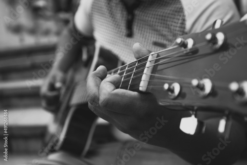 Sticker Plano detalle de nota musical en guitarra