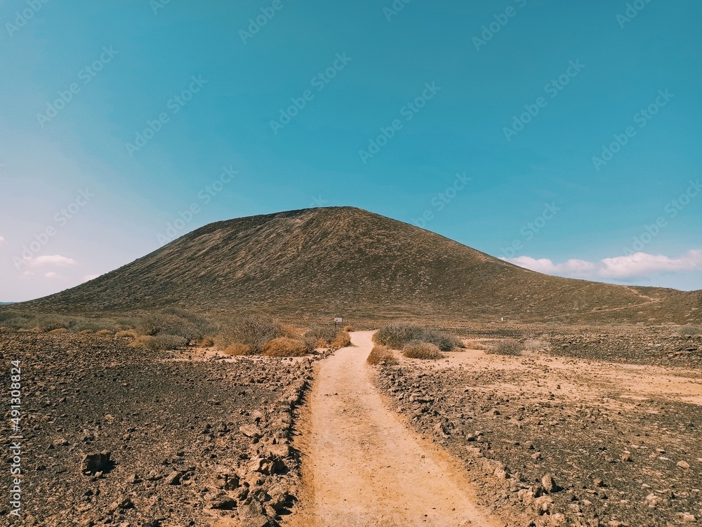 Montaña de la Caldera en la Isla de los Lobos (Fuerteventura)