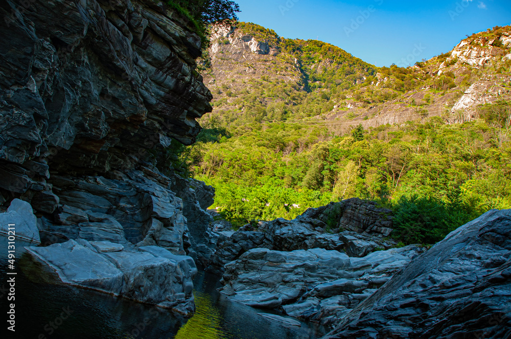Obraz premium rocks rivers mountains Switzerland