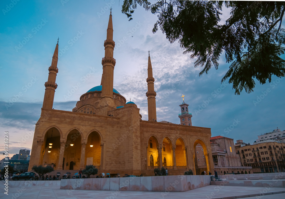 Fototapeta premium View of Mohammad AlAmin Mosque, Beirut Lebanon