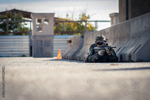 jugadores de airsoft  photo