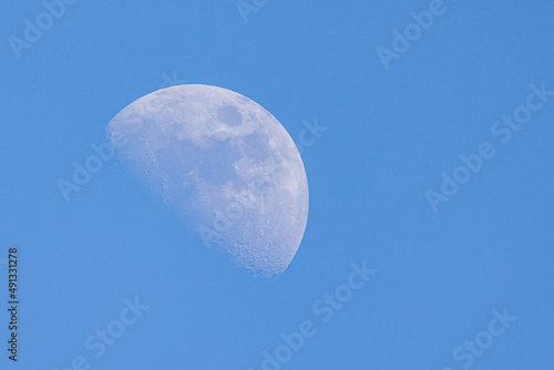 Half Moon Background - The Moon is an astronomical body that orbits planet Earth, being Earth's only permanent natural satellite