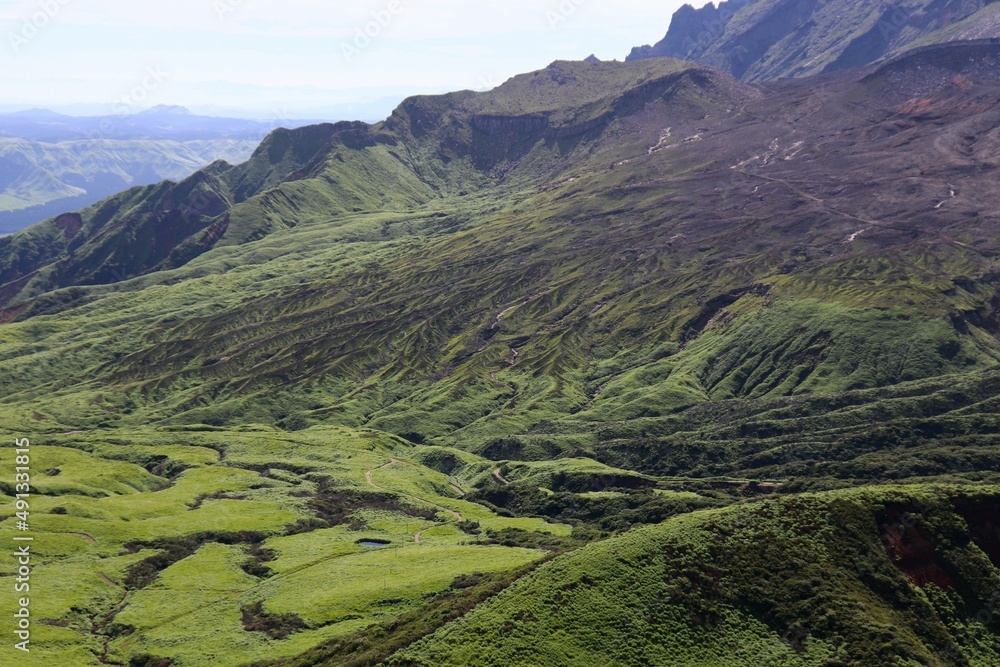 Fototapeta premium 阿蘇 中岳の北側斜面