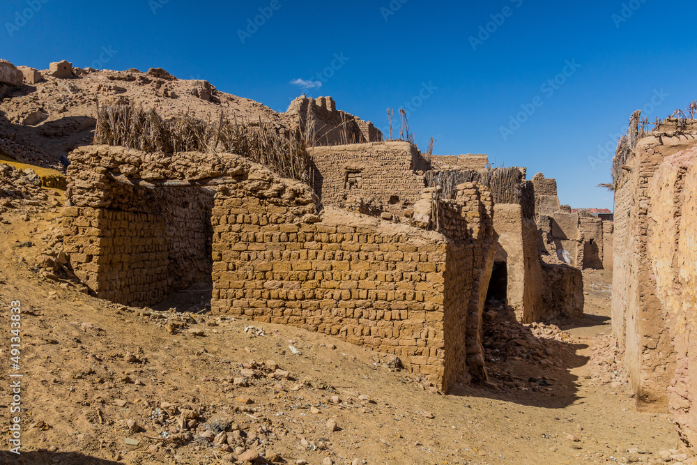 Ruined old houses in Mut town in Dakhla oasis, Egypt