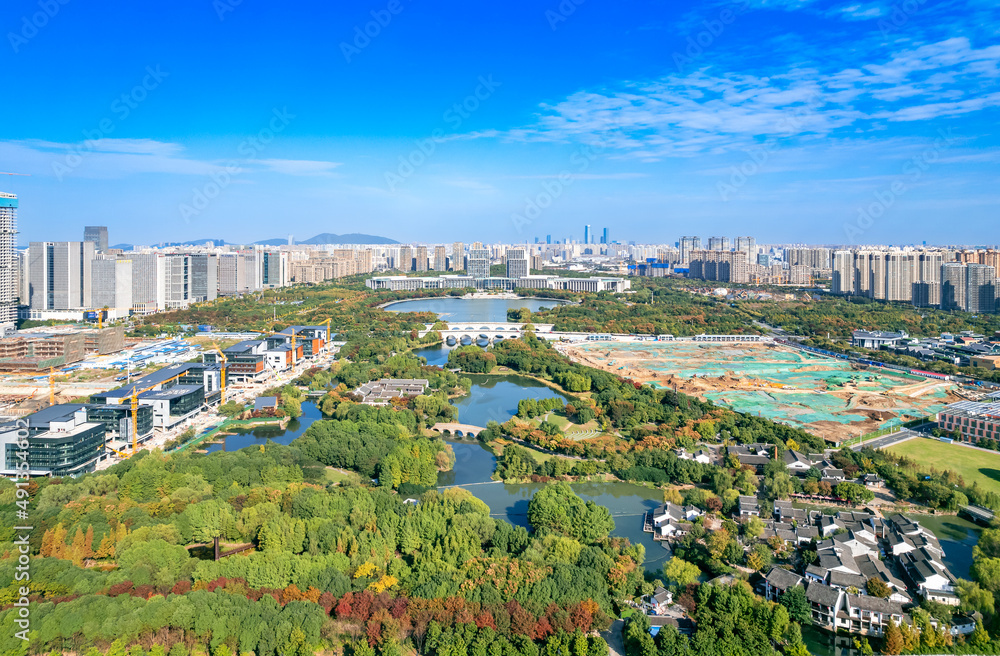 Fototapeta premium Urban environment of Shangxian River Wetland Park, Wuxi, Jiangsu Province