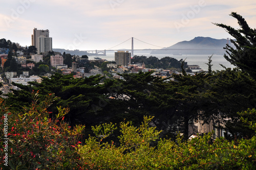 Canvas Print A view of the Russian Hill district, Golden Gate Bridge and the bay from Telegra