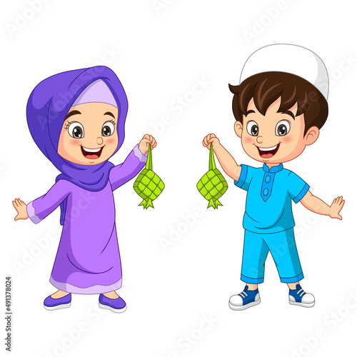 Happy muslim kids cartoon holding a ketupat