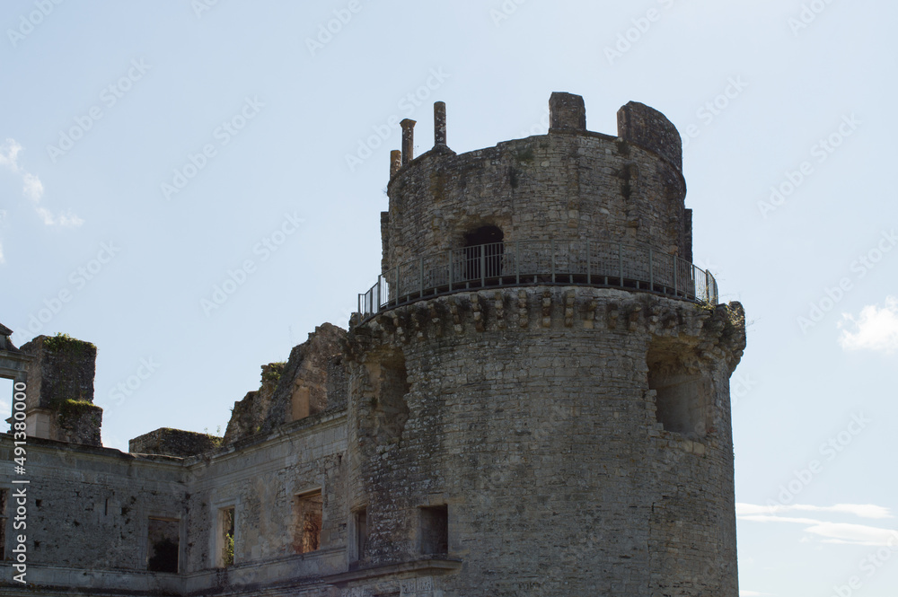 Tour du château de Bidache