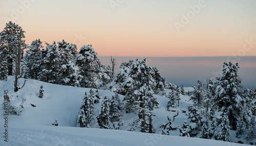 Lever de soleil sur la Pierre Saint Martin, dans la chaine de montagne des Pyrénées