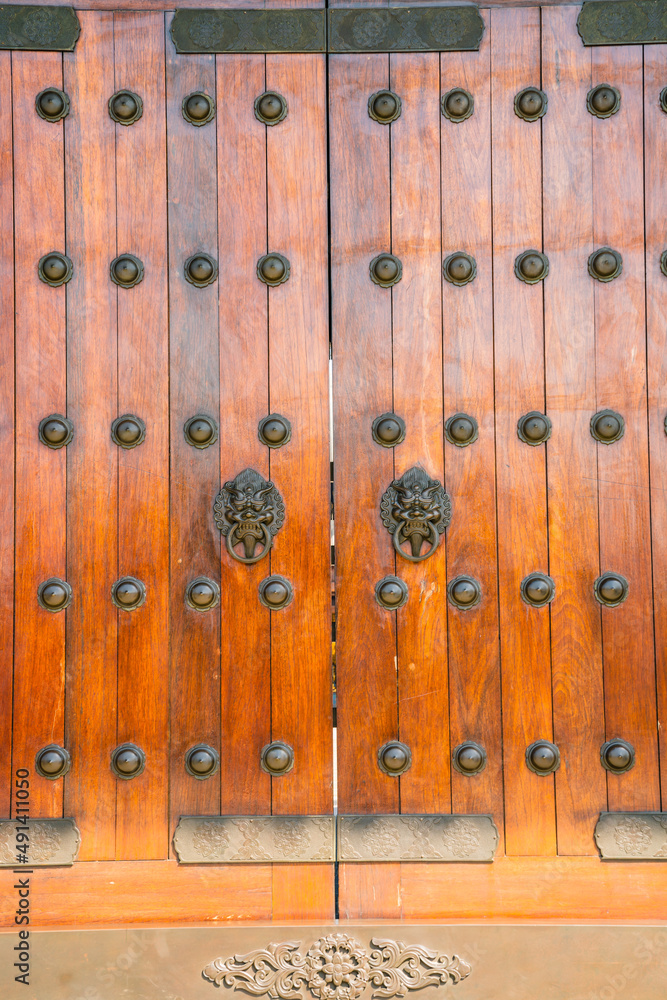 Fototapeta premium Detail view of the traditional Chinese architecture in Baoshan temple, an antique Buddhism temple in Shanghai, China.