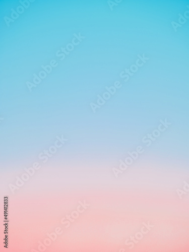 淡いブルーとピンクのグラデーションの空
