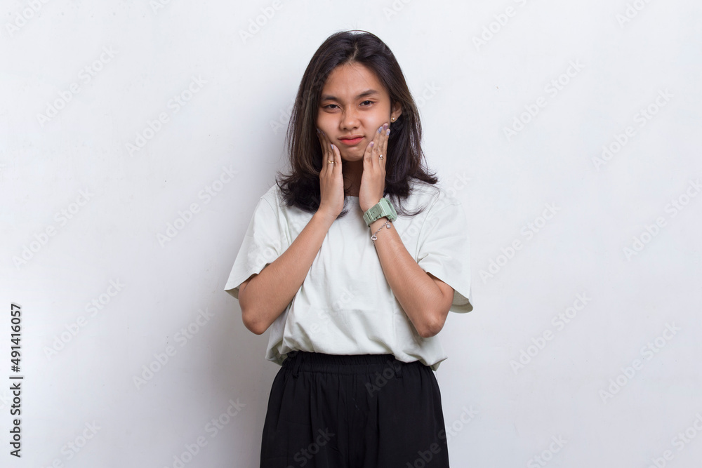asian beautiful young woman suffering from toothache pain, tooth decay, tooth sensitivity; oral health care, dental care concept on white background
asian beautiful young woman suffering from toothache pain, tooth decay, tooth sensitivity; oral health care, dental care concept on white background