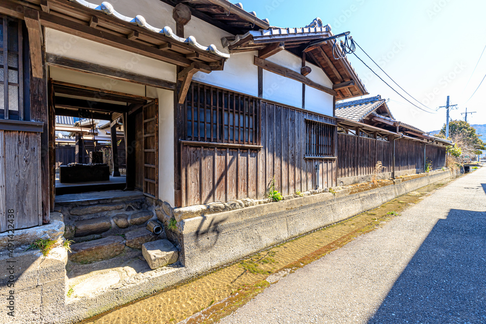 初春の筑後吉井の白壁の町並み　福岡県うきは市　The white-walled streets of Chikugo-Yoshii in early spring. Fukuoka-ken Ukiha city.