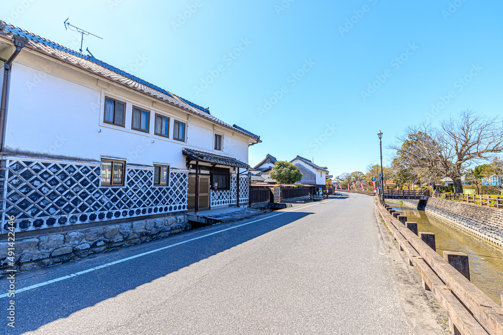 初春の筑後吉井の白壁の町並み　福岡県うきは市　The white-walled streets of Chikugo-Yoshii in early spring. Fukuoka-ken Ukiha city.