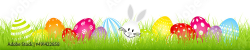 Banner Weißes Hasenei Mit Bunten Ostereiern Weißes Muster Wiese