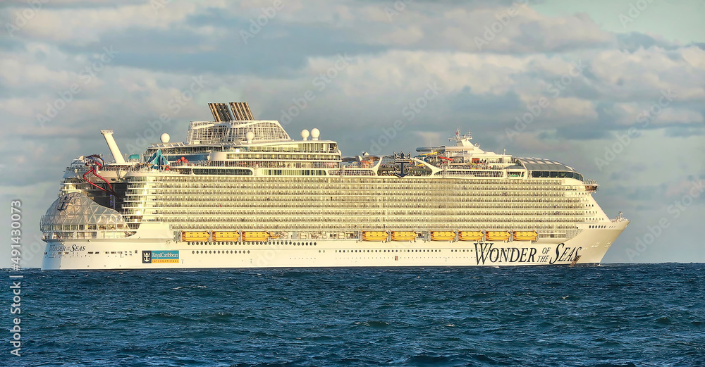 The largest cruise ship in the world, Wonder of the Sea, a Royal ...