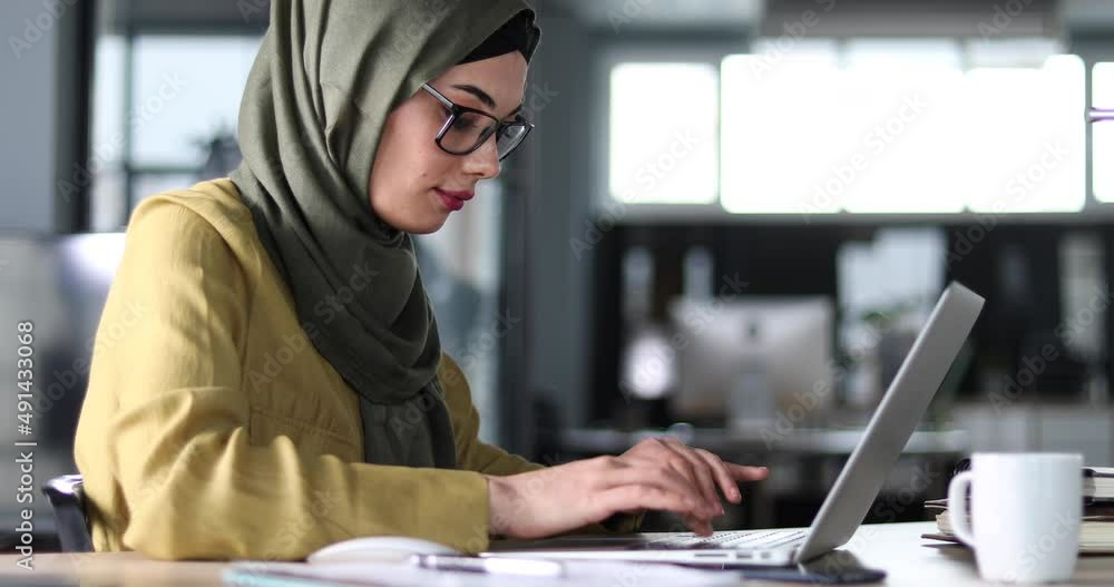 muslim woman university student wear head scarf muslim woman university student wear head scarf
