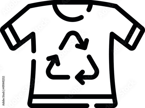 recycled clothing is recovering old clothing and shoes for sorting and processing