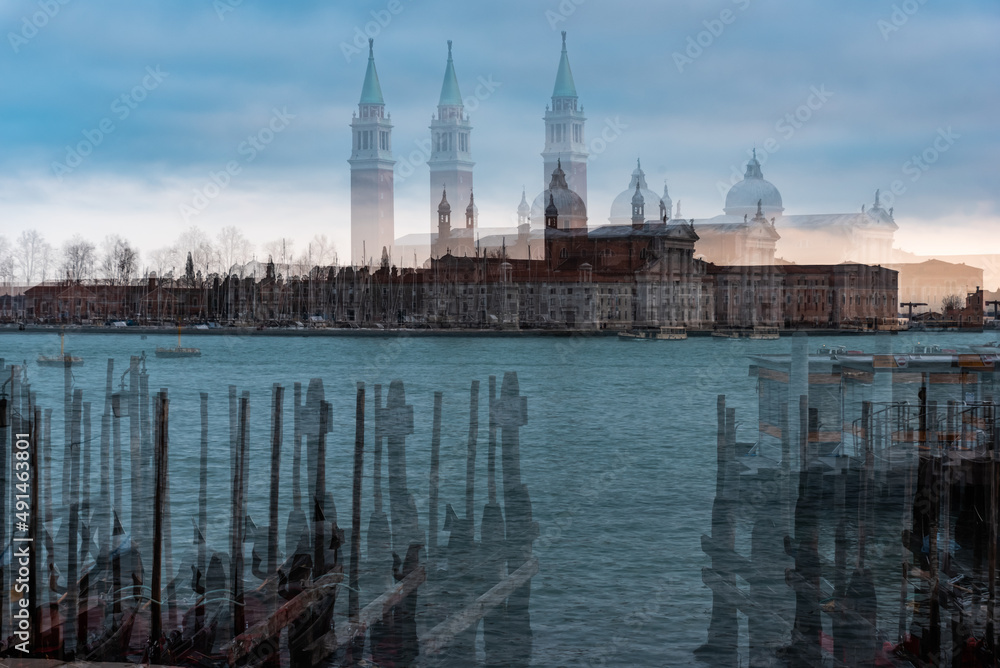 Venedig mit Gondeln, Blick auf San Giorgio Maggiore, Mehrfachbelichtung - Multi Exposure