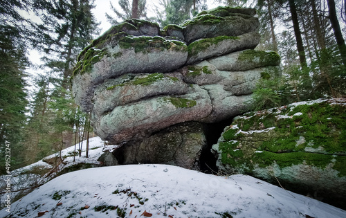 Winterliche Felsformation im Weinsberger Wald photo