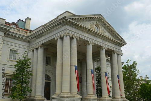 Obraz na płótnie Memorial Continental Hall is a 1910 Georgian revival style building at 1776 D Street NW, Washington DC, USA