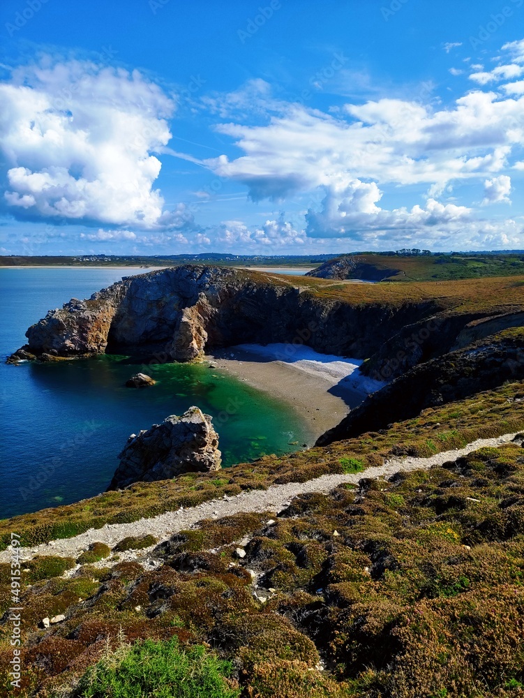 Fototapeta premium view of the coast of the sea