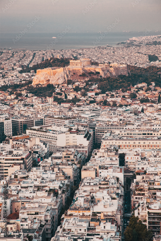 Fototapeta premium cityscape of Athens in early morning with the Acropolis seen from Lycabettus Hill, the highest point in the city