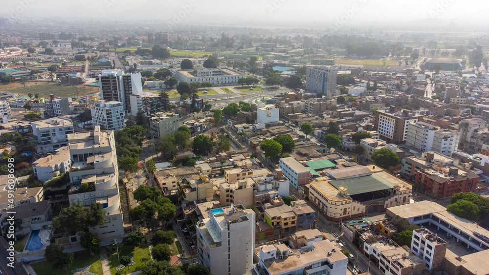 Obraz premium Aerial view of the Chorrillos boardwalk in Lima