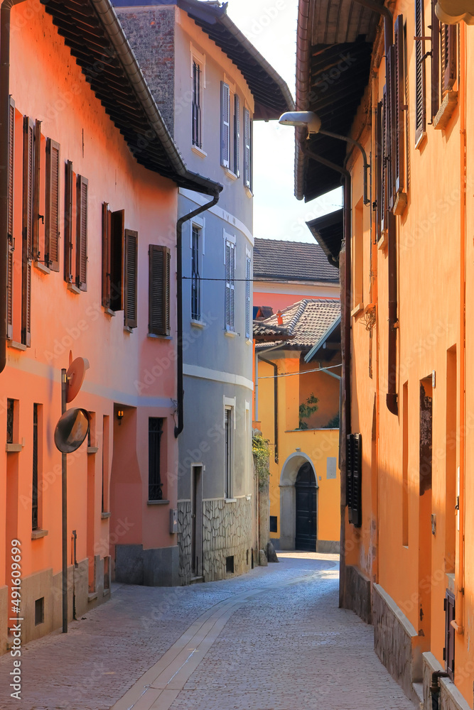 Vicolo di Angera, Italia, Alley of Angera, Italy
