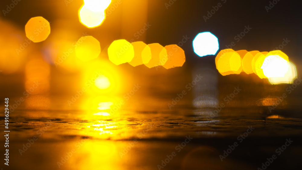 Jeux de lumière avec le bokeh engendré par une très faible profondeur de champ Jeux de lumière avec le bokeh engendré par une très faible profondeur de champ