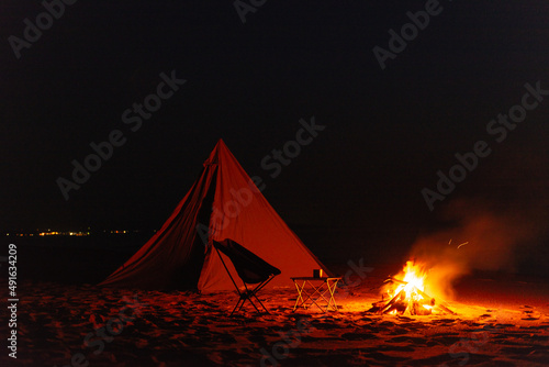 焚き火とテント