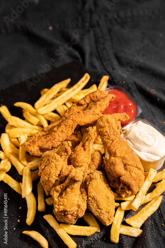 food, chicken, fried, meat, meal, dinner, dish, plate, snack, sauce, lunch, delicious, appetizer, cooked, white, wings, crispy, fish, grilled, healthy, tasty, shrimp, fresh, chicken, fast food