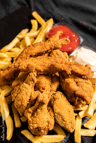 food, chicken, fried, meat, meal, dinner, dish, plate, snack, sauce, lunch, delicious, appetizer, cooked, white, wings, crispy, fish, grilled, healthy, tasty, shrimp, fresh, chicken, fast food
