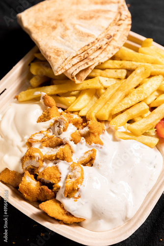 food, chicken, fried, meat, meal, dinner, dish, plate, snack, sauce, lunch, delicious, appetizer, cooked, white, wings, crispy, fish, grilled, healthy, tasty, shrimp, fresh, chicken, fast food