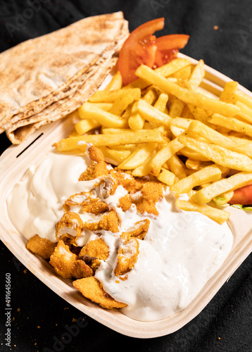 food, chicken, fried, meat, meal, dinner, dish, plate, snack, sauce, lunch, delicious, appetizer, cooked, white, wings, crispy, fish, grilled, healthy, tasty, shrimp, fresh, chicken, fast food