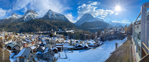 Tableau sur toile panoramic view of the town of Scuol in Switzerland in the most beautiful weather