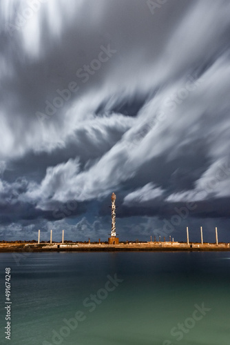 A Torre de Cristal - Brennand à noite 