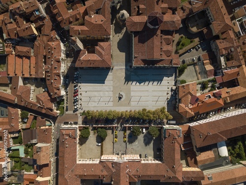 Foto Piazza Duomo Biella Panoramic View, Drone shot Italy, Biella